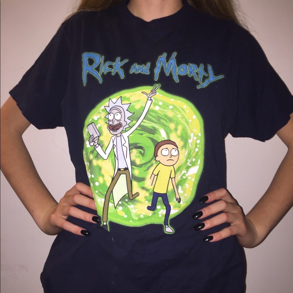 RICK AND MORTY! Hot Topic T Shirt